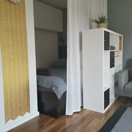 Apartament 80 *